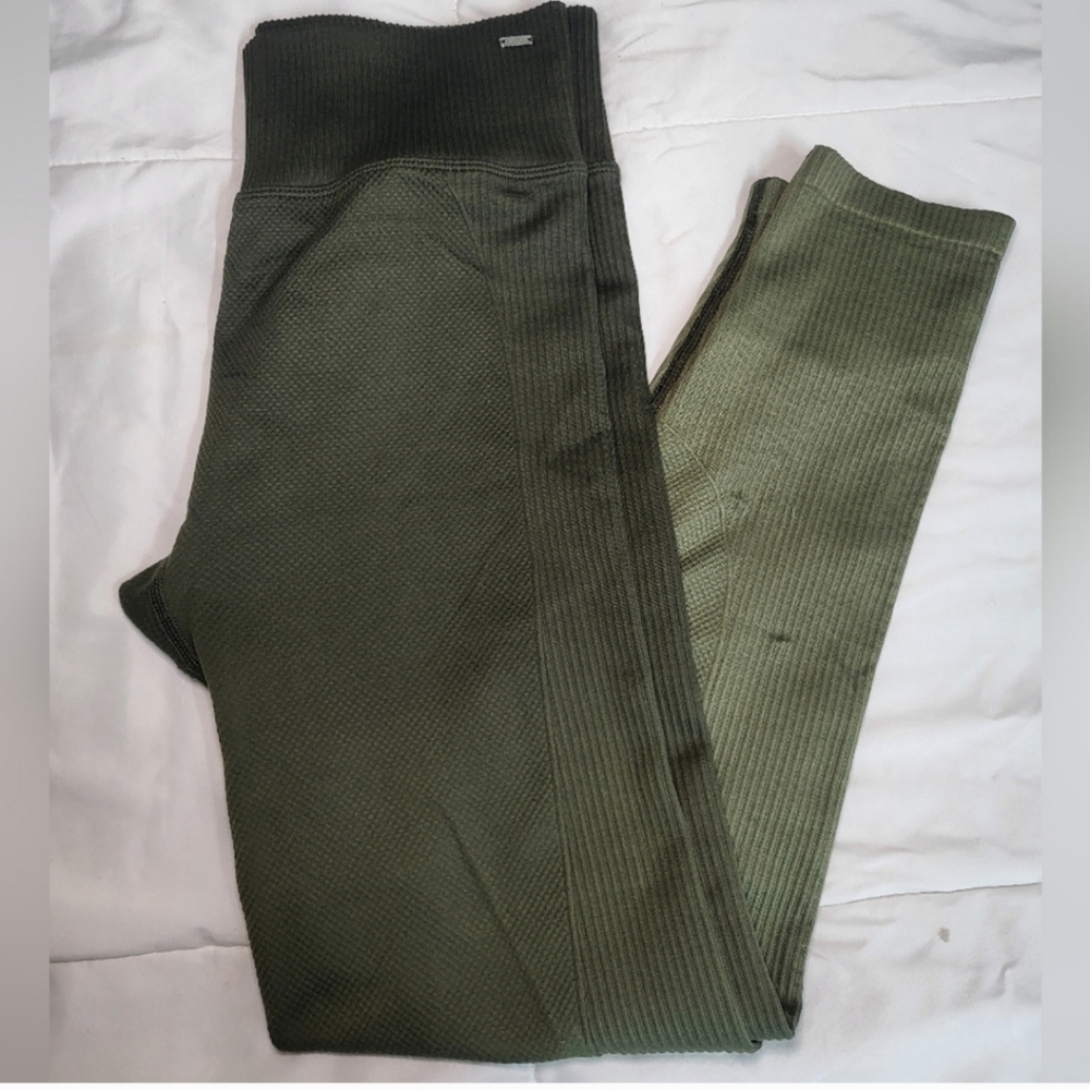 VS Pink Active green leggings